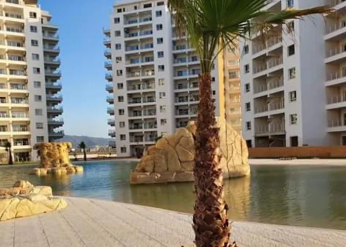 Northern Cyprus, Trikomo, Iskele, Long Beach, Caesar 5 アパート *